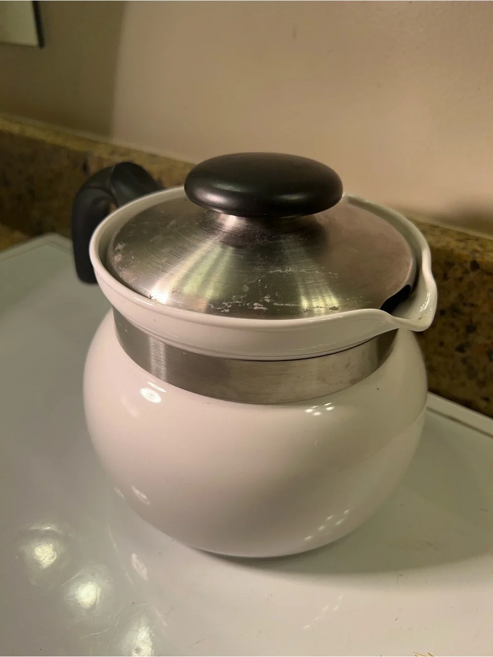 Corningware White 8 Cup Stovetop Milk Tea Coffee Pot with Lid and Black Handle